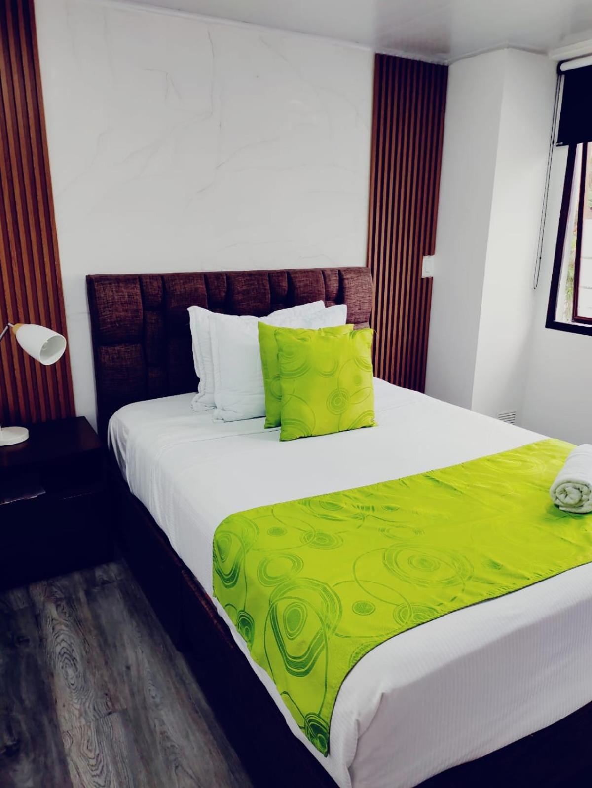 Hotel Kristal Ferial Bogota Exterior photo